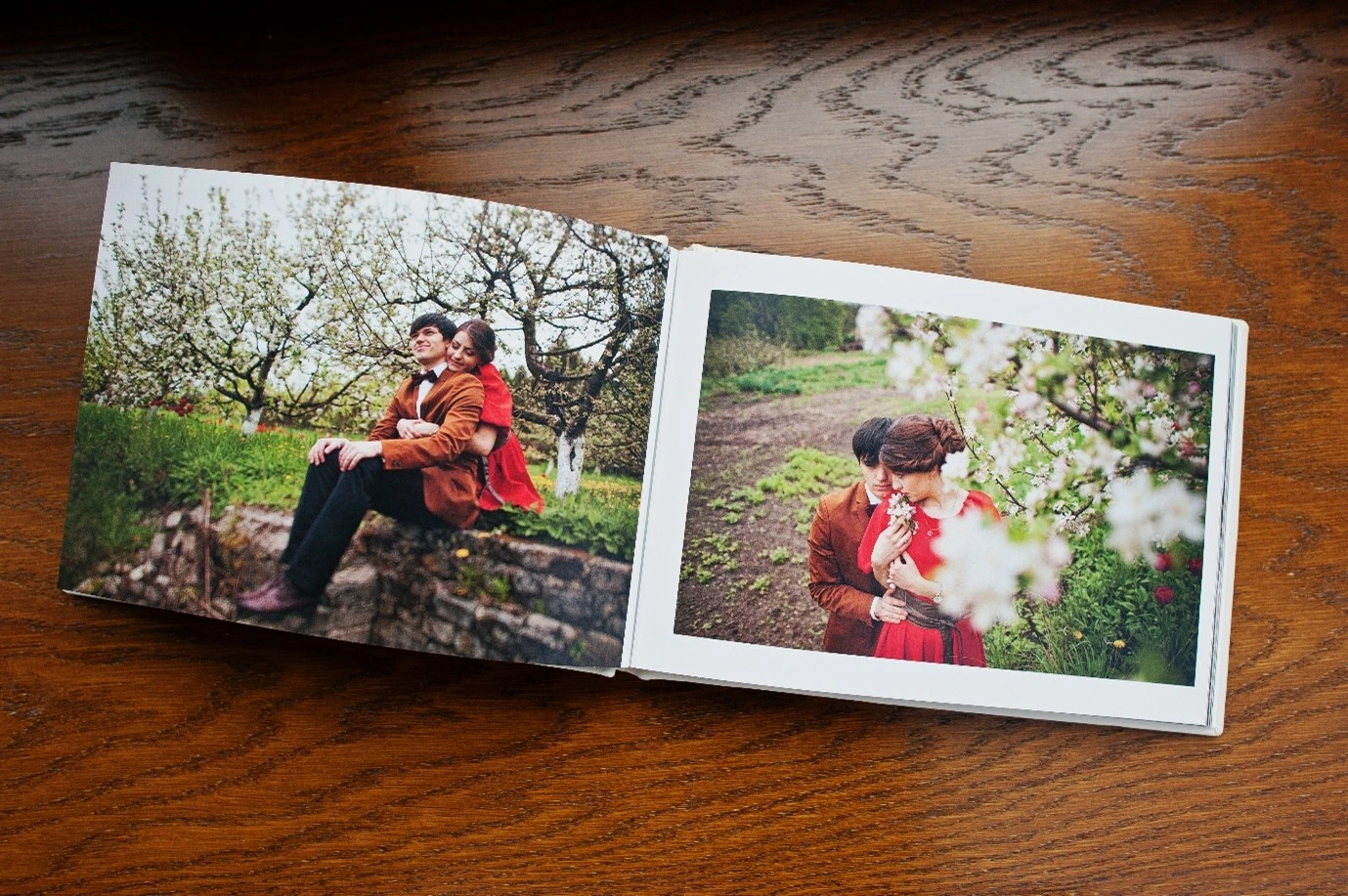 Personalisierte Valentinstag-Geschenke wie Sternenkarten und Fotobücher