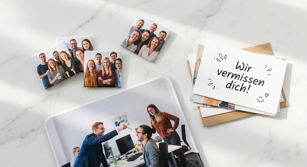 Kleine personalisierte Fotogeschenke als Abschiedsgeschenk für Kollegen: Fotomagnete, Mousepad mit Foto und Fotogrußkarten