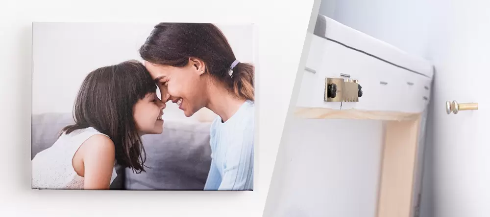 Kleine Leinwand von vorne und mit Zackenaufhängung vor dem Einhängen