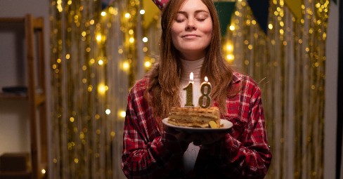 40+ Geschenke zum 18. Geburtstag 2026: Die besten Ideen für einen besonderen Moment