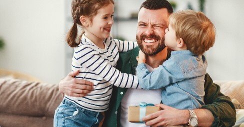 Geschenke für Papa 2026: Was Väter wirklich freut – und was verstaubt
