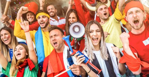 Freunde bereiten sich auf das WM-Spiel vor