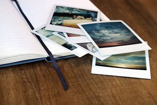 Analogfotos sind einfach charmant – bei uns kannst du aber auch Digitalfotos in Retro-Abzüge verwandeln: Deine Bilderbox