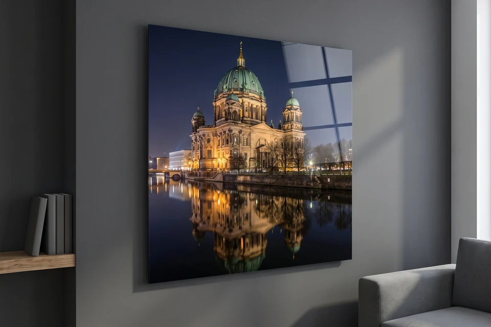 Acrylglasbild mit dem beleuchteten Berliner Dom an der Spree