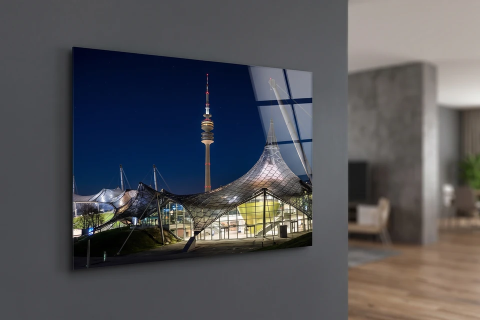 Acrylglasbild mit dem Olympiapark bei Nacht