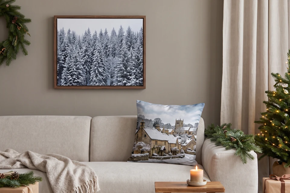 Wohnzimmer mit Fotokissen und Foto im Schattenfugenrahmen