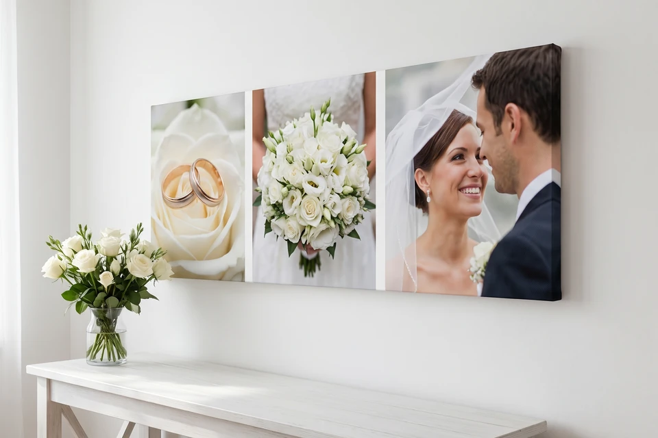 Fotocollage auf Leinwand mit Eheringen, Brautstrauß und Brautpaar über einer Konsole mit weißen Rosen