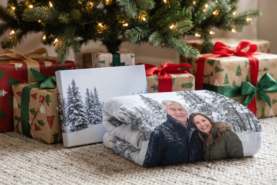 Weihnachtsgeschenke für Eltern unter dem Weihnachtsbaum