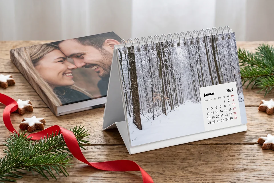 Fotobuch mit Paarfoto und Tischkalender als Geschenk für Mama
