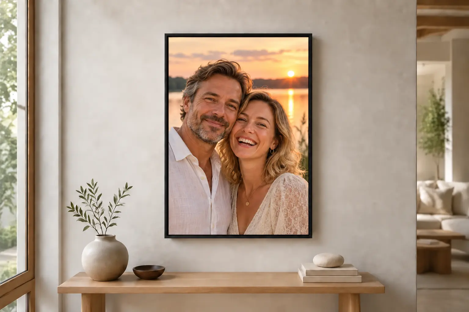 Fotoleinwand zum Hochzeitstag im Premium-Schattenfugenrahmen, Motiv mit Paar vor dem Sonnenuntergang am See