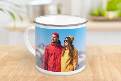 Emaille Tasse mit Foto im Raum 