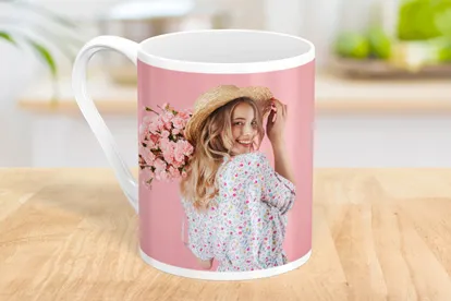 Porzellan Tasse im Raum