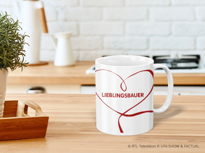 Bauer sucht Frau Tasse Liebe in einer Küche