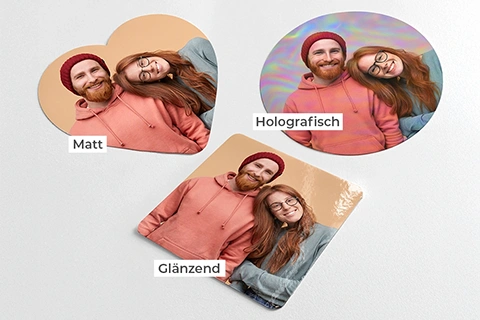 Runde Fotosticker auf glänzender Folie mit Familienfotos